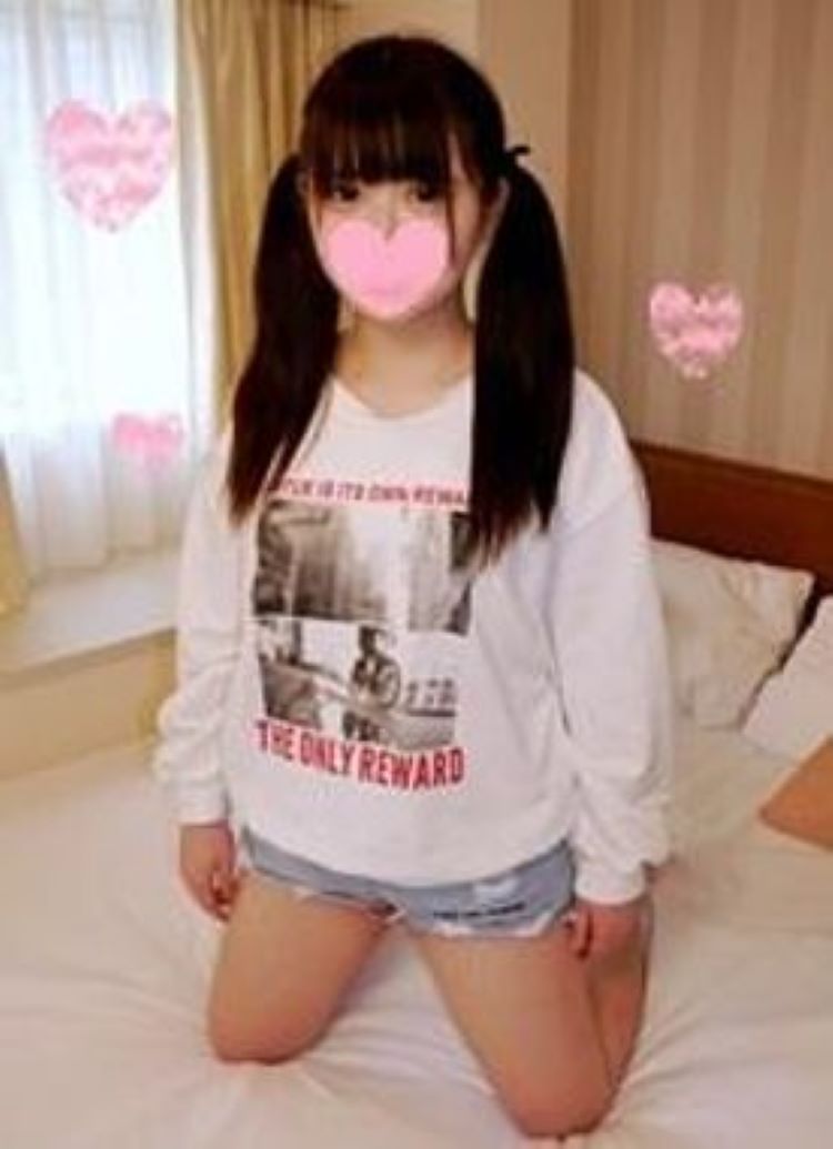 ★顔出し☆ツインテールのムチ巨乳ロリ娘ララちゃん19歳☆感度良好な巨乳乳首♥電マで初潮吹き♥涎べっちょりフェラ♥パイパンまんこに生チンぶち込み中出し受精♥【個人撮影】