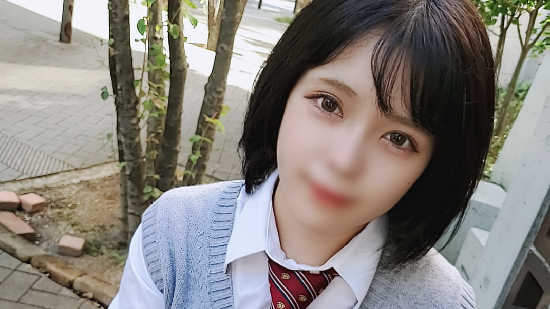 初撮影！！【無修正】天真爛漫で従順な美少女を密室に連れ込み淫行中出し！！普段は真面目なふりして・・・（特典 初めての顔出しフェラ口内射精）