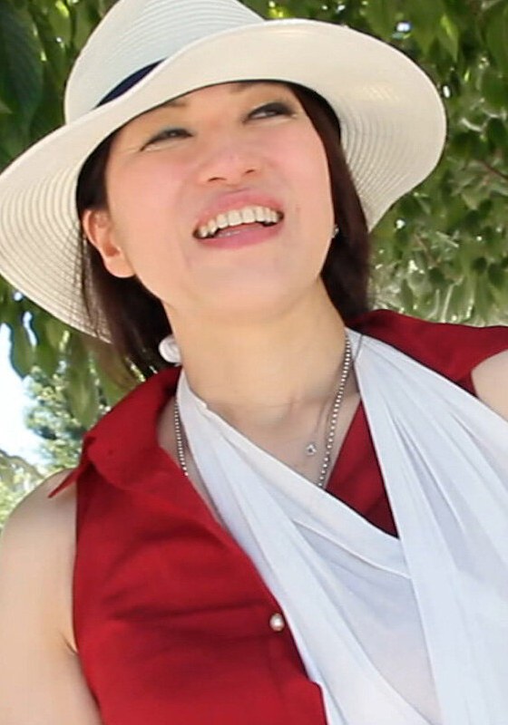 腕を骨折してるのにAV出演！？少し位の怪我ならエッチしたら治る！？セックスがしたくてたまらない淫乱熟女の濃厚SEX